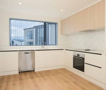 SILVERDALE, 3 BEDROOMS - Photo 3