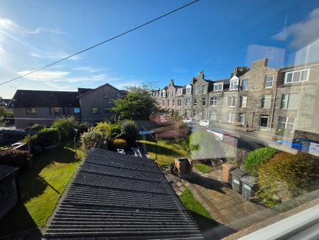 5 bedroom flat to rent - Photo 5