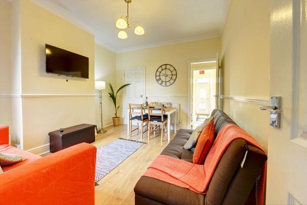 3 bedroom end of terrace house to rent - Photo 1