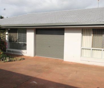 Spacious 3 Bedroom Unit In Convenient Location, Don't Miss Out! - Photo 1