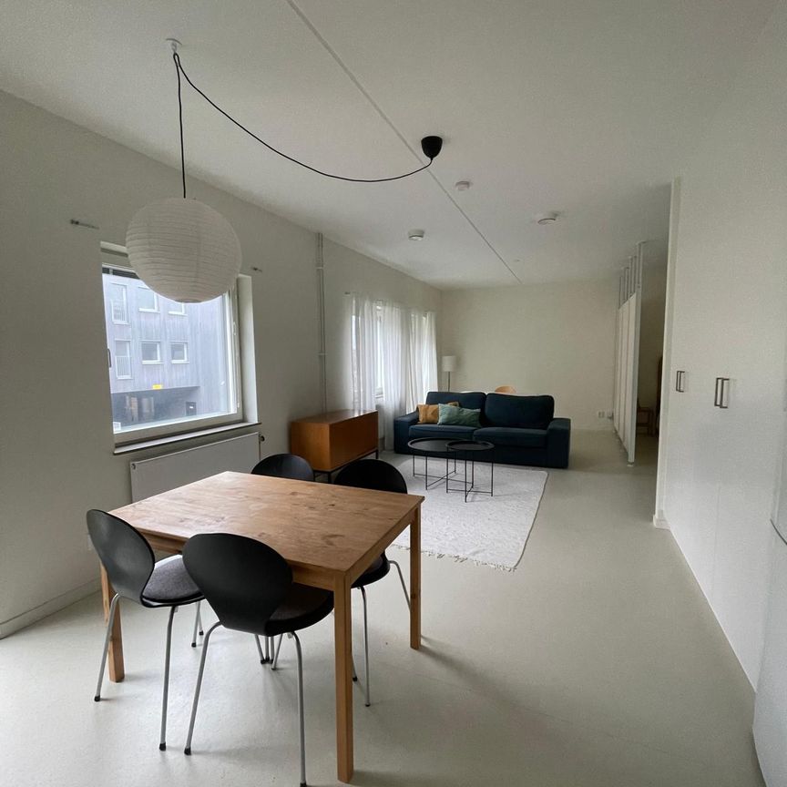 Bräcke Östergårds väg, Göteborg - Photo 1