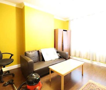 Hillside Drive, Edgware, Middlesex, HA8 - Photo 4