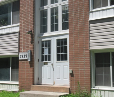 1939 Carling Avenue - Photo 6