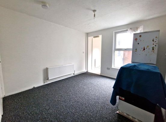 4 bedroom terraced house to rent - Photo 1