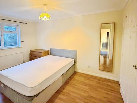 St. Pauls Close, London, W5 3JX - Photo 4