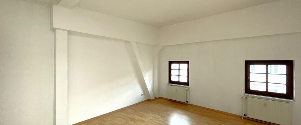 zentrale Dachgeschosswohnung - Optional mit EBK + Aufzug enthalten - Foto 1