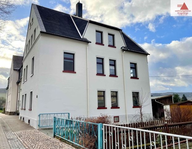 Erstbezug nach Modernisierung - 4-Raum-Wohnung in Olbernhau zu vermieten! - Photo 1