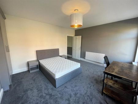 1 bedroom in a house share to rent - Photo 4