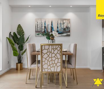 Elegant Three-Level Townhouse with Stunning Views in West Harbour - Photo 6