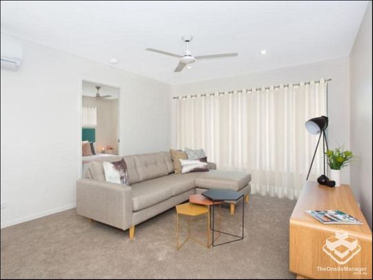 2 bedroom modern apartment in popular Corinda - Photo 1