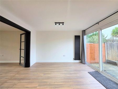 3 bedroom terraced house to rent - Photo 2