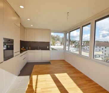 Modern 3.5-room apartment with balcony at the Lyss train station - Foto 1