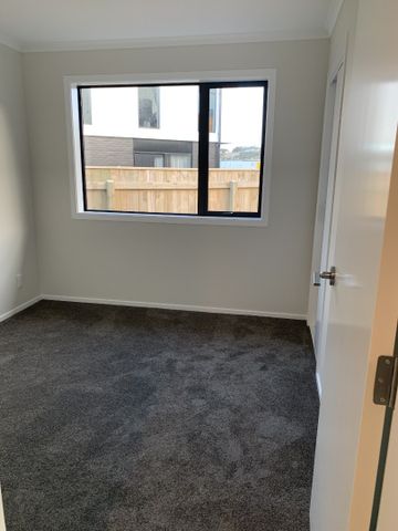 56A Hokioi Drive, Kenepuru - Photo 2