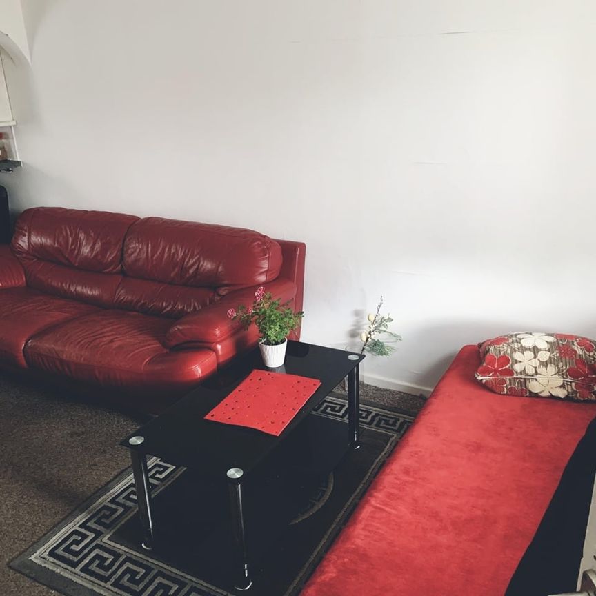 2 Bed Terraced House, Elmore Court, NG7 - Photo 1