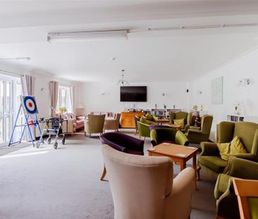 1 bedroom retirement property to rent - Photo 5