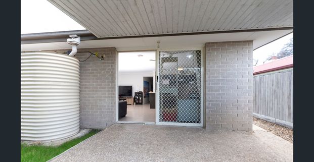 Modern 3 Bedroom home - Photo 1