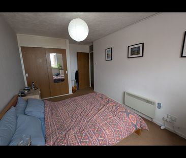 1 Bed Flat, Clarendon Road, LS2 - Photo 3