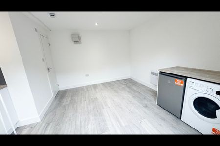 Studio Flat, Edmeston Close, E9 - Photo 5