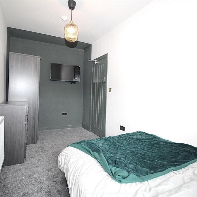 Soham Road, Enfield EN3, London - Photo 1