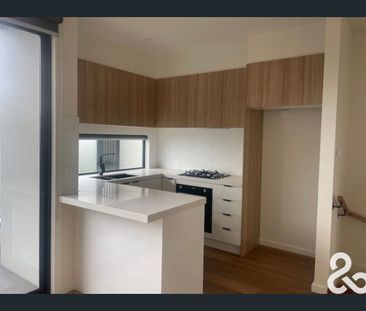 2/198 Oriel Road, Heidelberg West, Vic 3081 - Photo 2