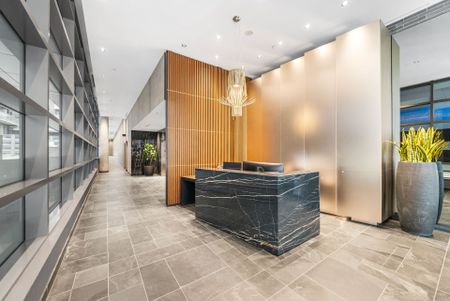 For Lease - 650 King Street, Toronto, Ontario - Photo 4