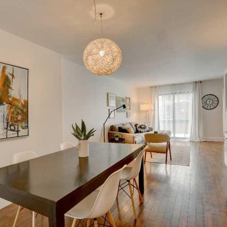 Magnifique 5½ meublé • 3 chambres • Centre-ville • Tout inclus - Photo 3
