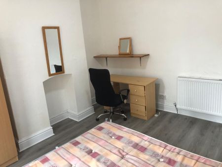5 Bed Terraced House, Claremont Road, M14 - Photo 4