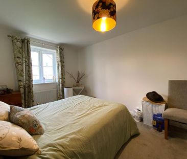 3 bedroom detached bungalow to rent - Photo 3