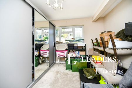 5 bedroom semi-detached house to rent - Photo 5