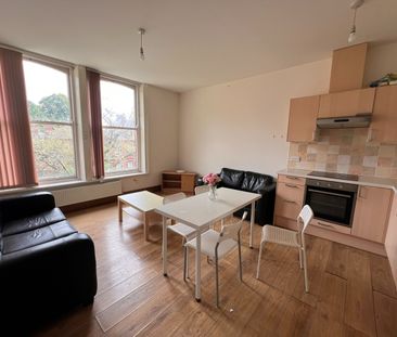3 Bed Flat, Hyde Terrace, LS2 - Photo 2