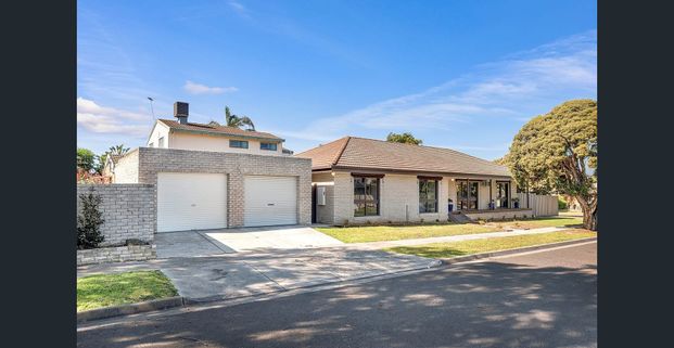 Light-Filled Living in a Peaceful Epping Pocket - Photo 1