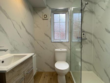 11 Strathearn Court, Holywood, BT18 9NP - Photo 5