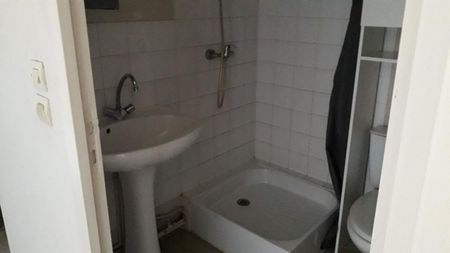 A LOUER - APPARTEMENT T1 BIS - ROANNE SECTEUR FAUBOURG CLERMONT - Photo 4