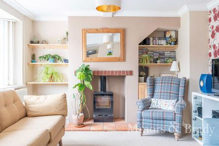 3 bedroom semi-detached house to rent - Photo 2