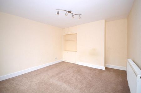 1 bedroom Flat To Let - Photo 3