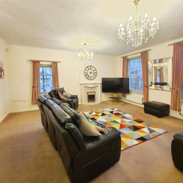 2 bedroom flat to rent - Photo 1