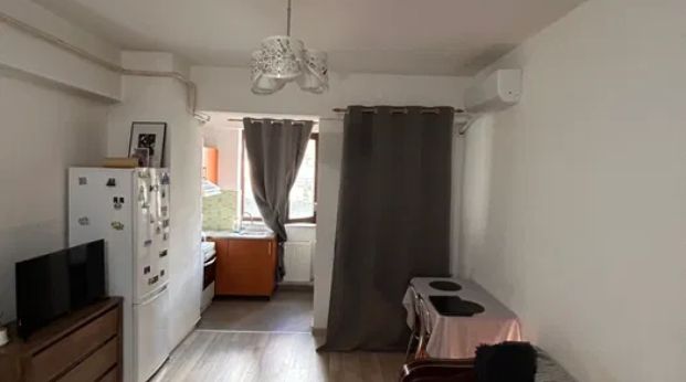 Apartament de inchiriat, 1 camera, decomandat, 30 mp, Pacurari, Rompetrol, Cod 162375 - Photo 1