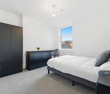 1 bedroom in a house share to rent - Photo 5