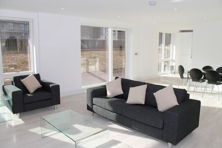 3 Bed Flat, Bodiam Court, NW10 - Photo 2