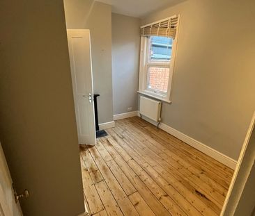 4 Bed Terraced House, Norris Road, RG6 - Photo 3