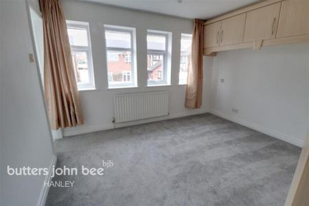 5 bedroom detached house to rent - Photo 5