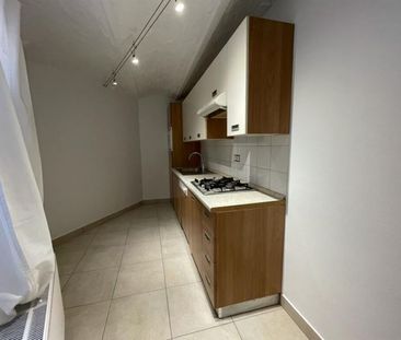 Schuman - beau Studio meublé à louer - Photo 3