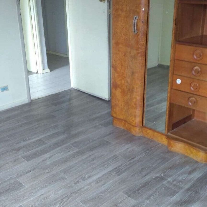 Wentworthville - Photo 2