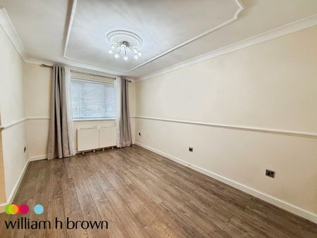 Parsonage Road, West Thurrock - Photo 2