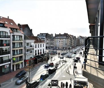 Ongemeubeld appartement met 3 slaapkamers op de Lippenslaan te Knokke. - Foto 2