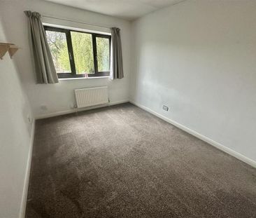 4 bedroom detached house to rent - Photo 4