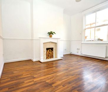 3 bedroom end of terrace house to rent - Photo 1