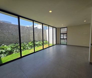 Casa en Renta en Esquina en Capital Norte - Photo 1