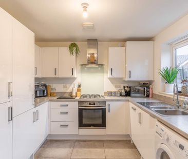 3 bedroom semi-detached house to rent - Photo 6