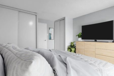 Navaho Walk-ups — One Bedroom Suites - Photo 2